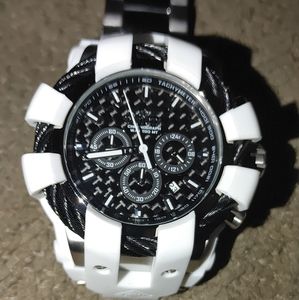 Invicta Bolt